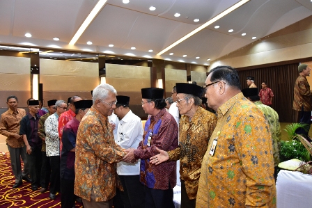 Manajemen Gelar  Acara Silaturahmi dan Halal Bi Halal Bersama Pensiunan Bank Riau Kepri