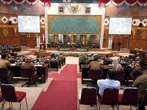 Paripurna DPRD Riau Sampaikan Pandangan Umum Fraksi LKPJ Gubri 2016