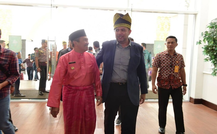 Ke Riau, Wakil Menlu Malaysia Langsung Dipasangkan Tajak