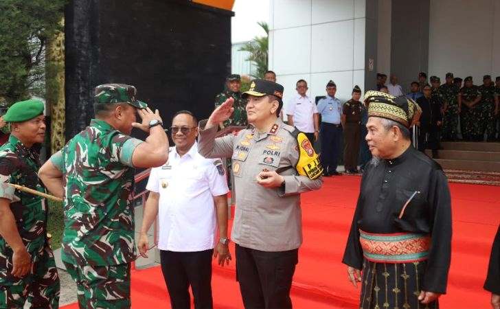 Kapolda Riau Sambut Kedatangan Pangdam I/BB di Pekanbaru