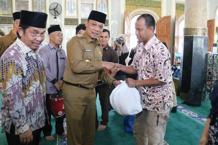 Baznas Kota Pekanbaru Salurkan Bantuan Rp1,1 Miliar untuk 2.123 Mustahik