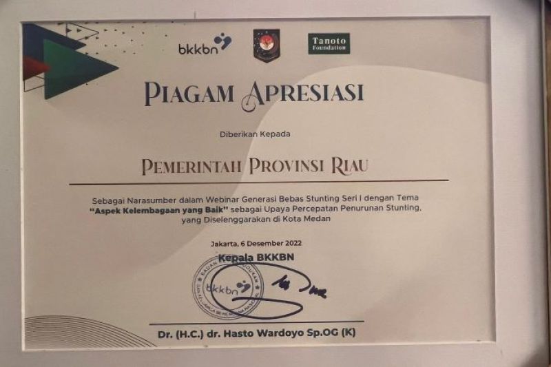 Pemprov Riau terima penghargaan dari BKKBN Pusat
