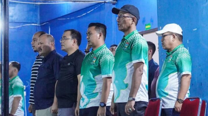 Plt Kadisdikpora Kampar Dampingi Bupati Buka Turnamen Badminton HUT ke-76 Kampar