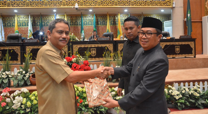 Pariprna DPRD Riau Tentang LKPJ Gubernur Riau
