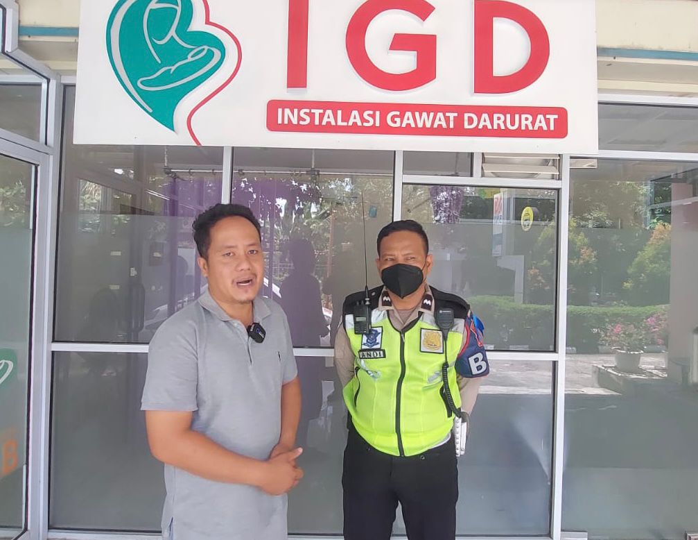 Aksi Aipda Andi, Dengan Kendaraan Dinasnya Terobos Kemacetan Kota Pekanbaru Demi Selamatkan Bayi Usi