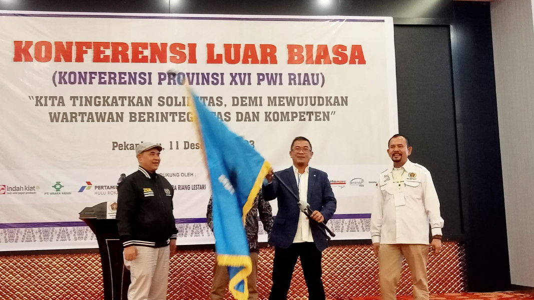 Sah! Raja Isyam Azwar Ketua PWI Riau, Zufra Irwan Ketua Dewan Kehormatan Periode 2023-2028