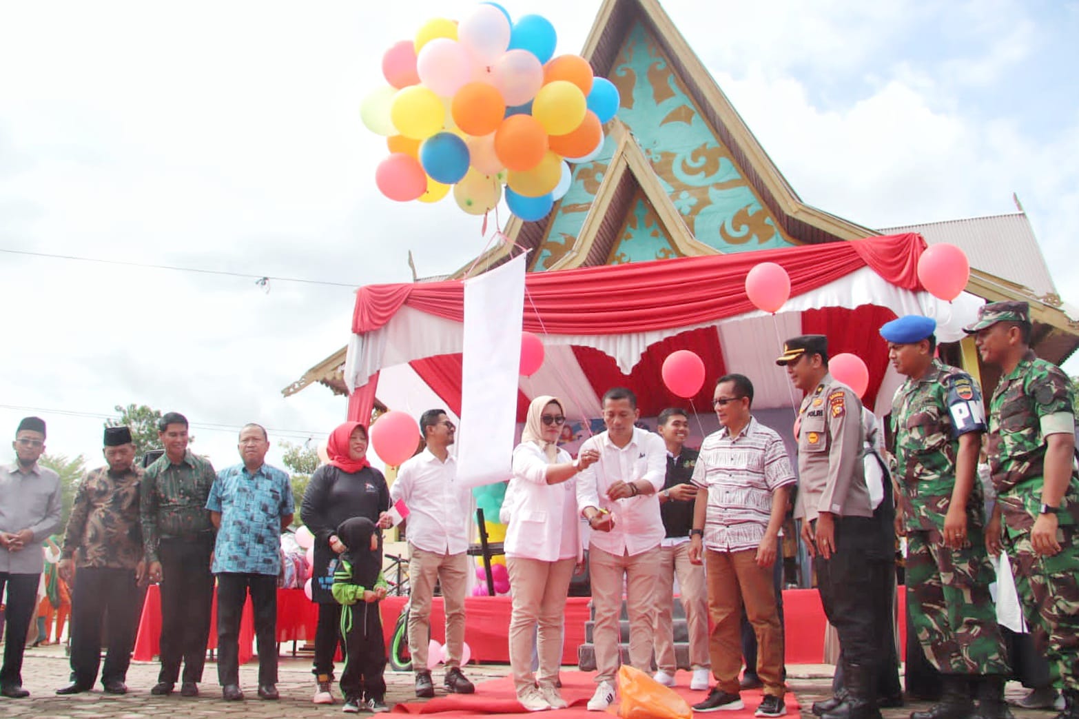Hari Anak Nasional di Kepulauan Meranti, Bupati : Hak Anak itu Bukan Hanya Materi, Tapi Kasih Sayang