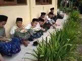 Orang Tua, Yuk Ajarkan Adab Makan dan Minum pada Buah Hati