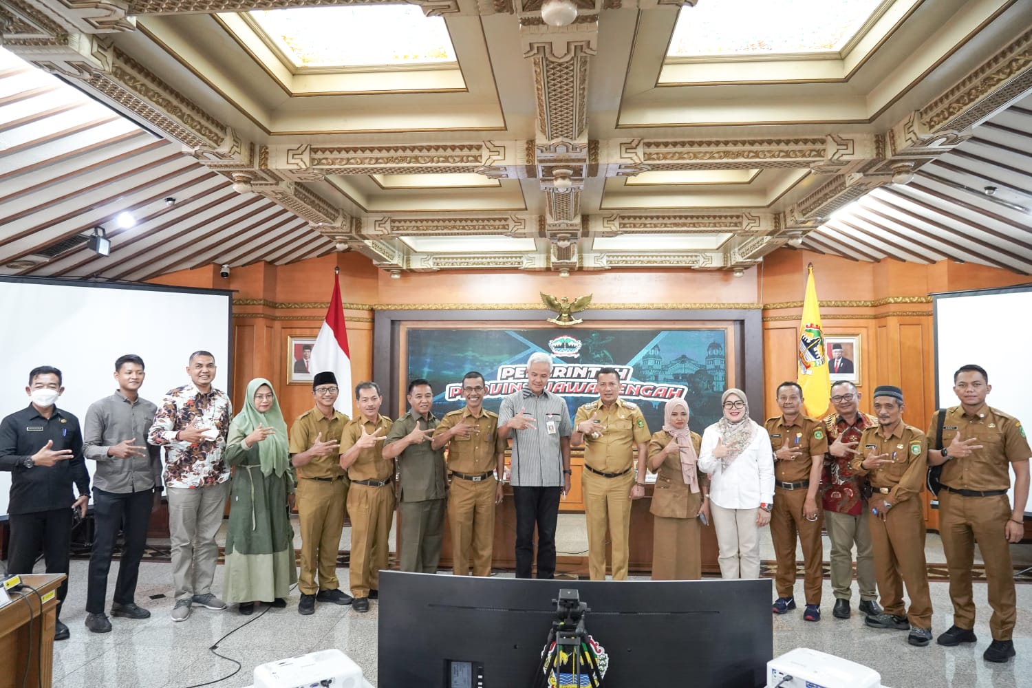 Jalin Kerja Sama Urusan Pemerintahan, Muhammad Adil Temui Ganjar Pranowo.