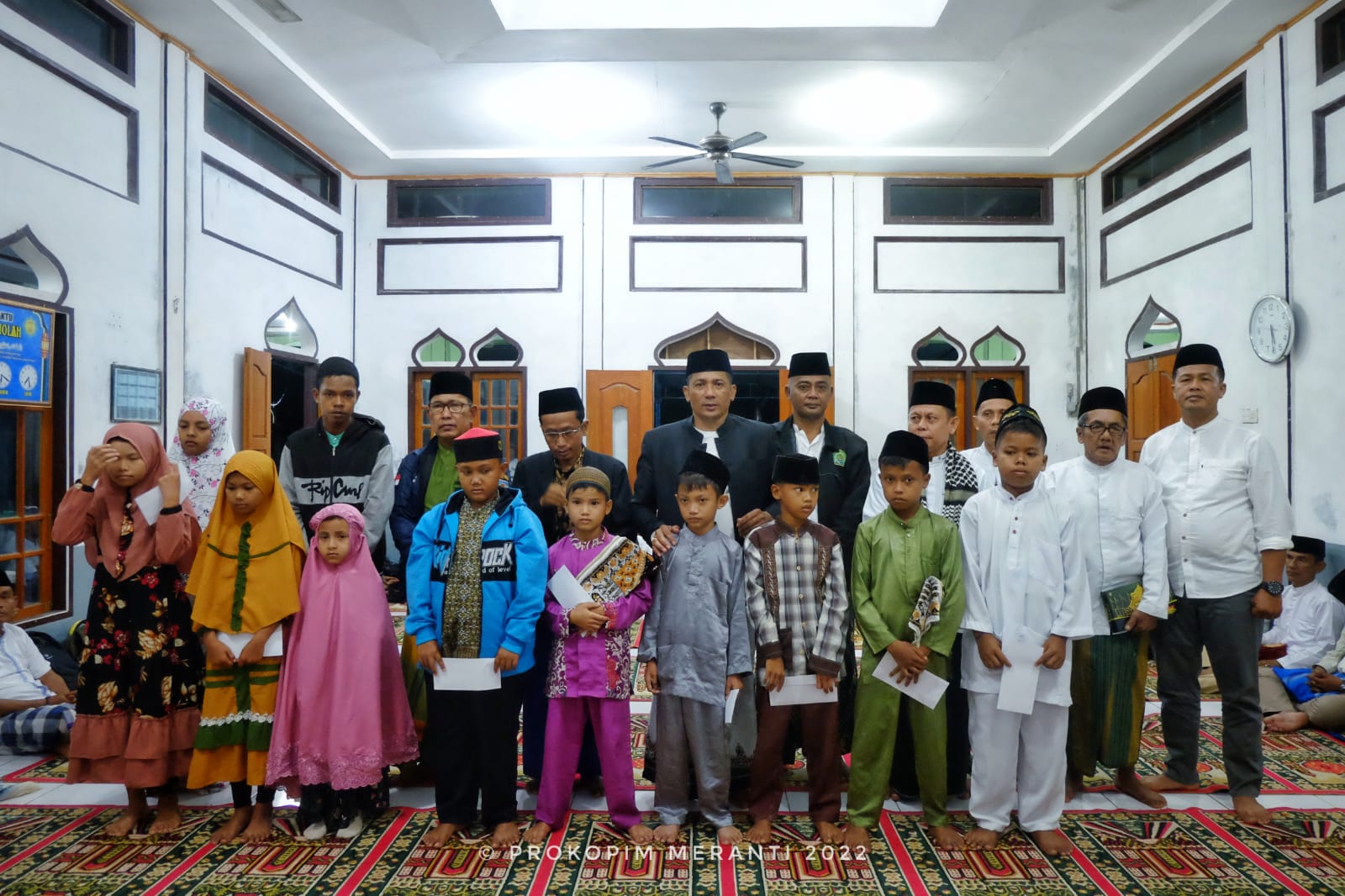 Safari Ramadhan di Kecamatan Rangsang Barat, Bupati HM Adil Ingatkan Warga Agar Melakukan Vaksin