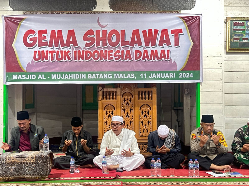 AKBP Kurnia Setyawan Mengajak Dengan Sholawat Memupuk Semangat Persatuan Untuk Menciptakan Pemilu Damai 2024