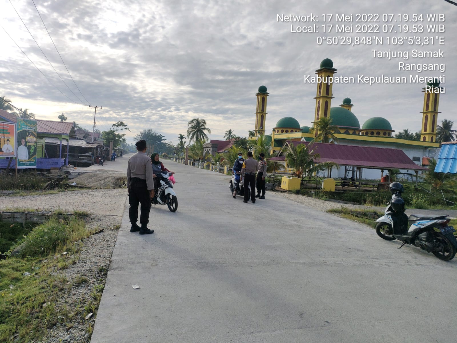 Personil Polsek Rangsang Lakukan SP, Warga Diingatkan Tertib Lalin dan Prokes