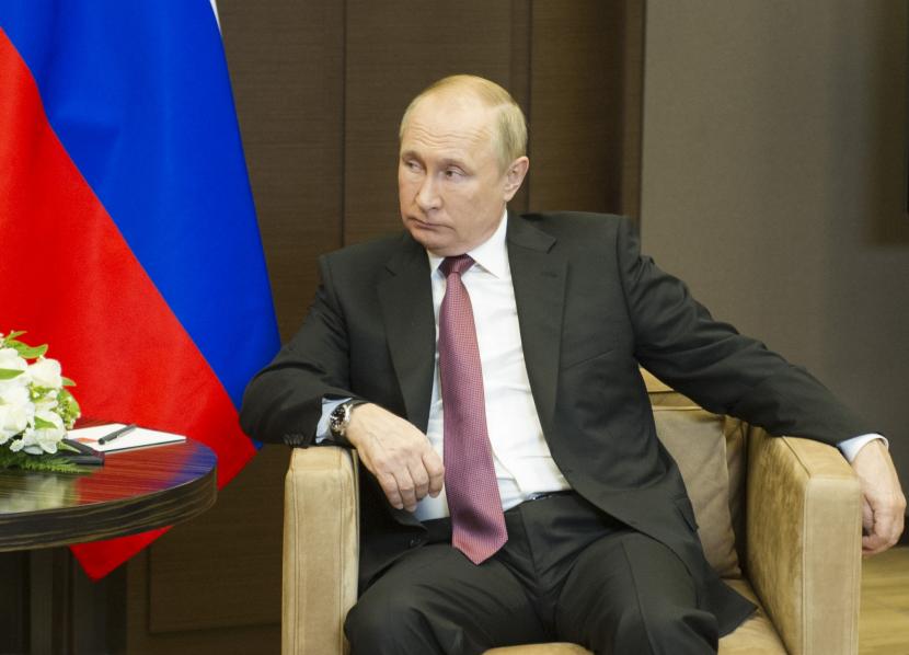 Vladimir Putin Ungkap Pernah Bekerja Sebagai Sopir Taksi
