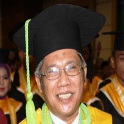 Rektor Unilak Prof Dr Syafrani MSi diperiksa Kejati Riau