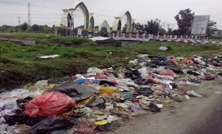 Buang Sampah Sembarangan Di Pekanbaru Akan Didenda Rp50 Juta