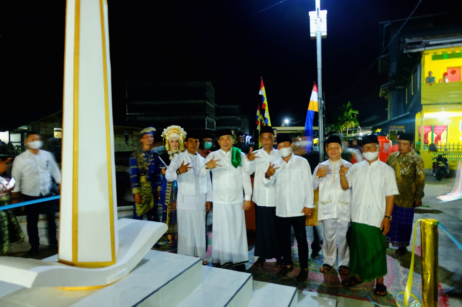 Resmikan Tugu Pensil, Bupati Adil : Ini Selaras Dengan Visi Menjadikan Meranti Cerdas