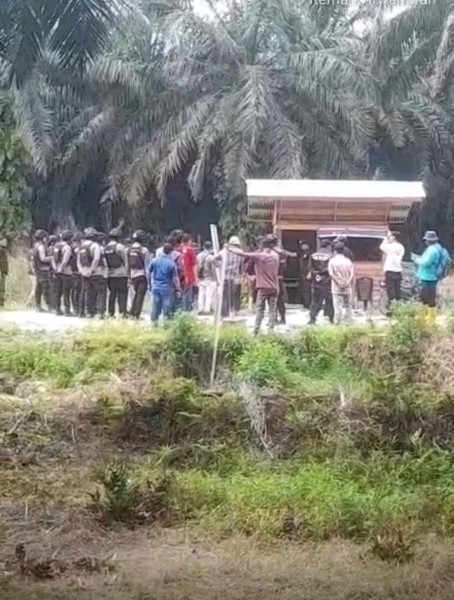 Bahaya, Polri Diminta Untuk Netral Dalam Wilayah Konflik Di Desa Pangkalan Baru, Kampar. Kapolri Harus Tindak Tegas Oknum