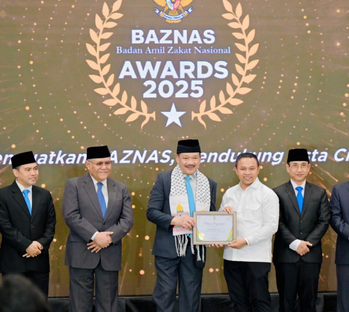 Gubri Abdul Wahid Dianugerahi Penghargaan Baznas Awards 2025 Kategori Kepala Daerah Pendukung Gerakan Zakat