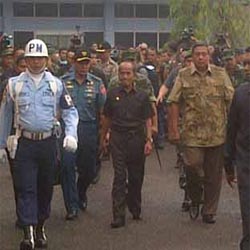 SBY Tiba Di Riau Disambut Gubri Annas Maamun dan Muspida