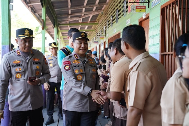 Kapolda Riau Minta Maaf ke Warga Panipahan, Tegaskan Evaluasi dan Perbaikan Internal