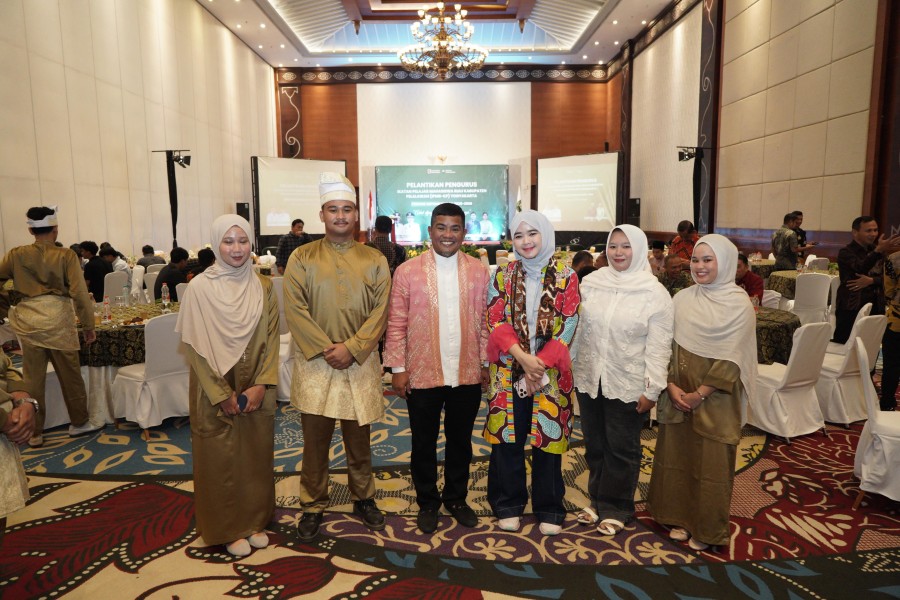 Bupati Pelalawan Lantik Pengurus IPMR-KP Yogyakarta