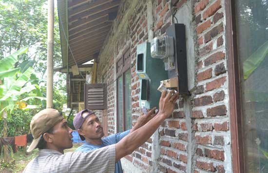 Anda Pelanggan PLN 900 VA? Ini Informasi Penting!