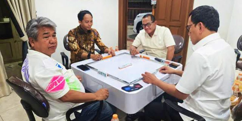 Presiden Didesak Copot Raja Juli dan Kadir Karding