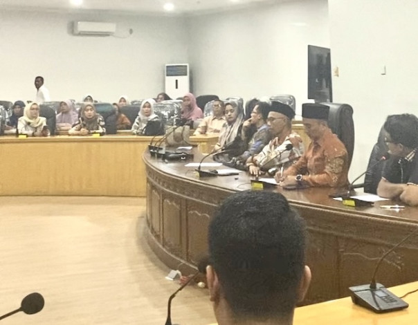 Dua Kelompok Guru Kembali Mengadu ke DPRD Kampar untuk Perjuangkan Hak