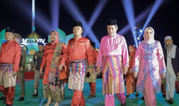 Penutupan MTQ Ke 14 Kabupaten Meranti H.Asmar Berikan doorprize Dan Hadiah