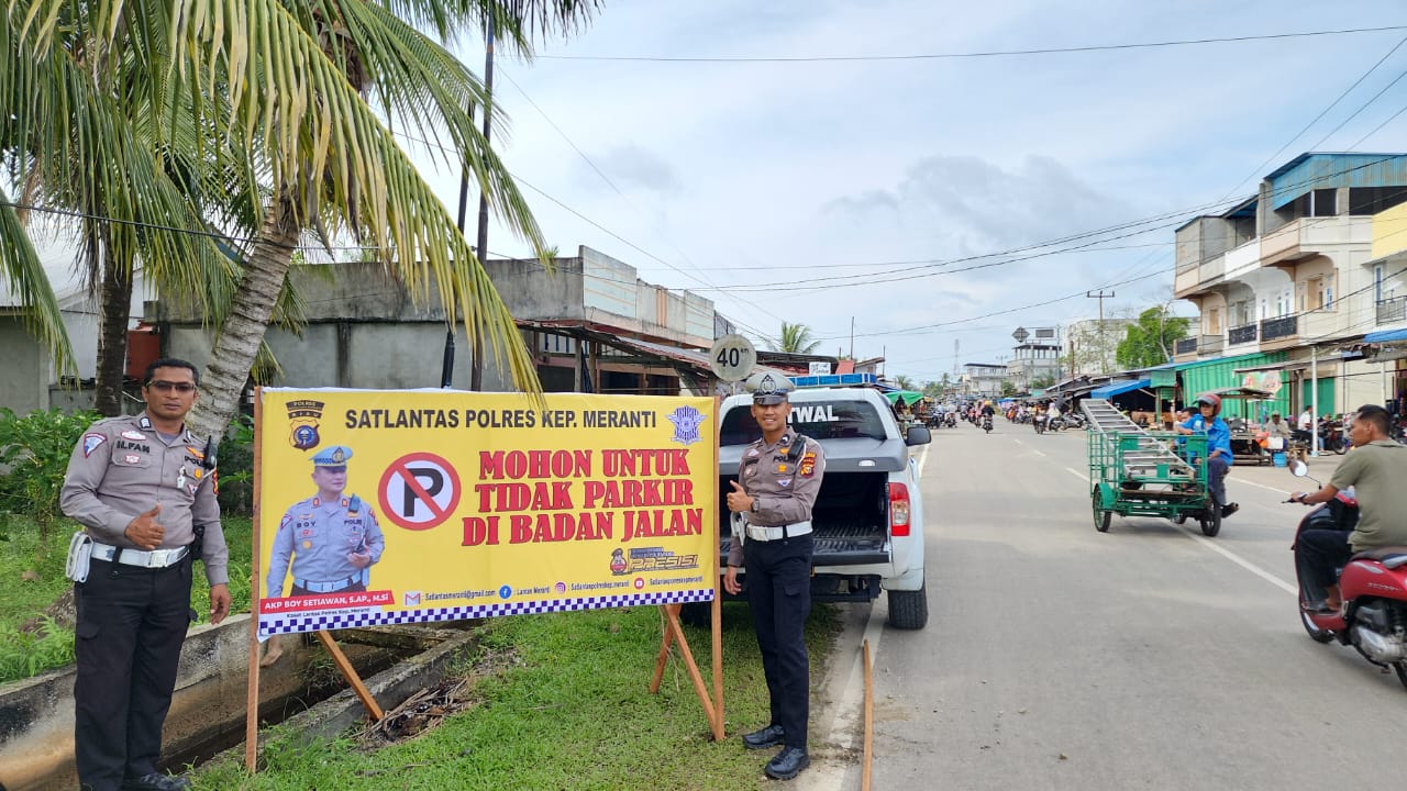 Agar Tidak Terjadi Lakalantas Satlantas Polres Meranti Pasang Himbuan di Peguna Jalan.