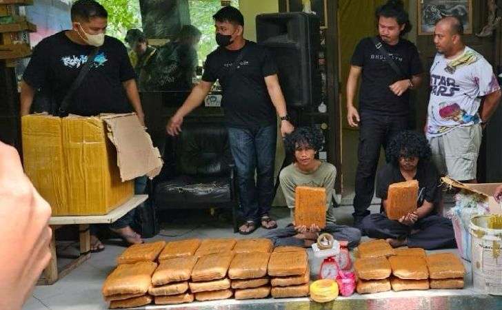 BNNP Riau Ungkap Peredaran Ganja Di UIN Suska, 2 Eks Mahasiswa Jadi Tersangka