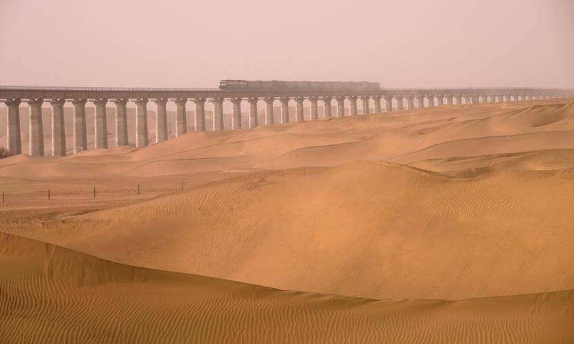 Covid-19 tak Kunjung Reda, Kereta dari Xinjiang Berhenti Beroperasi