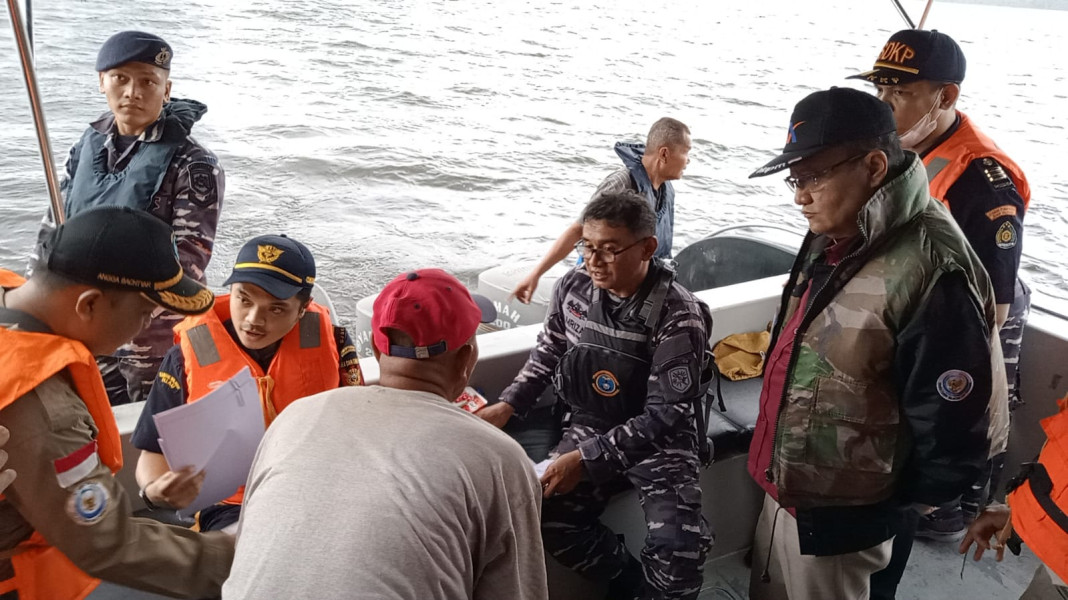 Gelar Patroli Bersama TNI Angkatan Laut Selatpanjang Awasi Wilayah