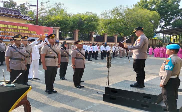 Kapolresta Pekanbaru Pimpin Sertijab 4 Kapolsek