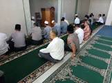 Hukum Meninggalkan Imam Saat Sholat Berjamaah Berlangsung