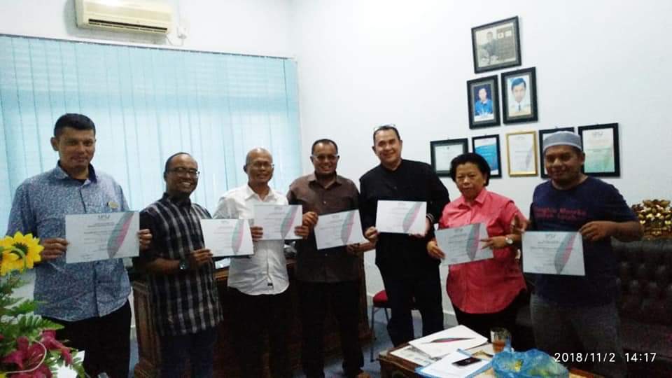 SPS Riau Serahkan Sertifikat Keanggotan 28 Media