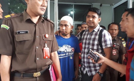 Kejati Riau Tahan 3 Pegawai Honorer PU Pekanbaru Tersangka Pungli