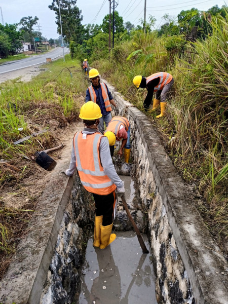 Effendi Bersihkan Jalan Nasional, Rasmiudin : Mulai dari Pekanbaru hingga Perbatasan Riau-Sumut