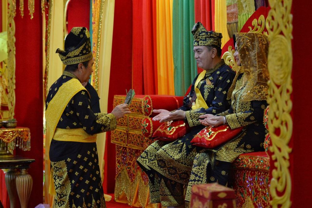 Kapolda Riau Terima Gelar Datuk Wira Lela Setia Negeri