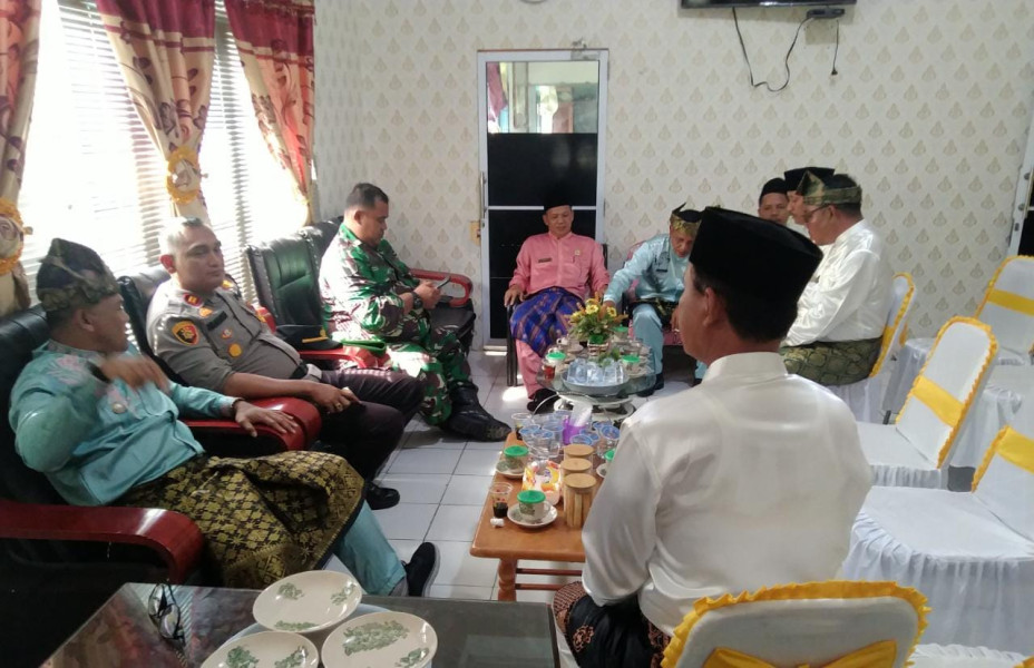 Polsek Jajaran Polres Meranti Laksanakan Giat Jumat Curhat