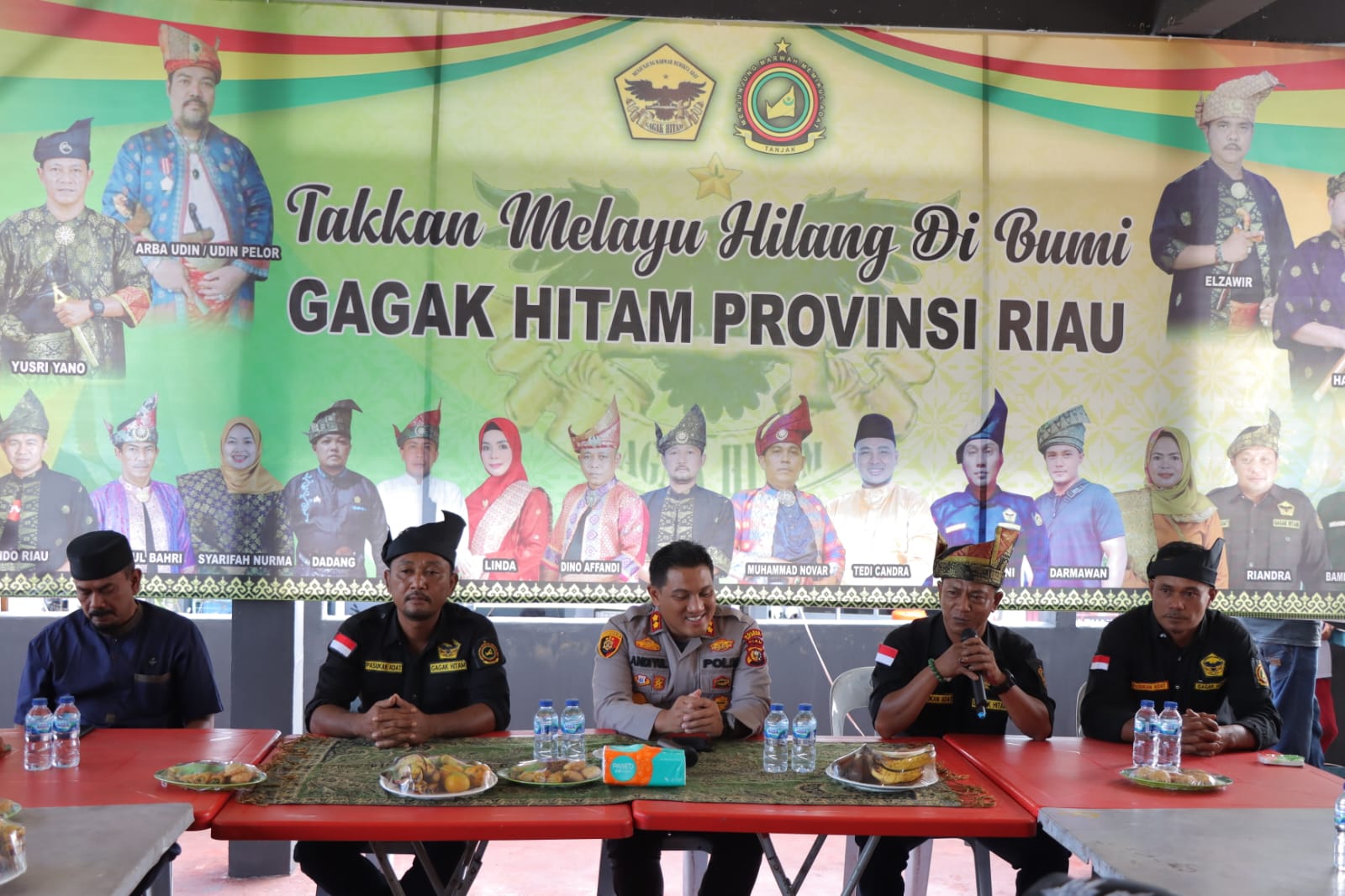 Duduk Bersile, Kapolres Meranti Ajak Pasukan Adat dan Marwah Gagak Hitam Bersama Jaga Kamtibmas