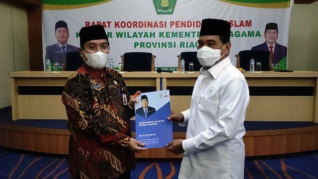 Anggota DPR RI Achmad Dicurhati Kemenag se-Riau Soal Insentif Guru Agama Non-PNS