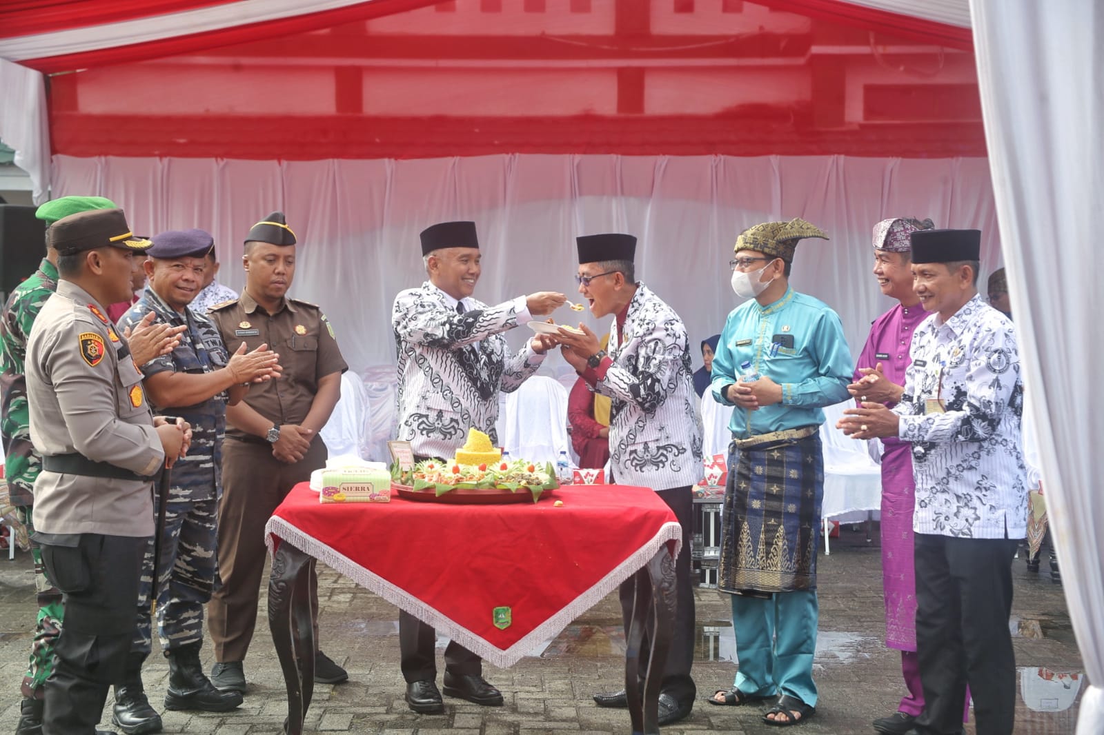 Asisten I Pimpin Upacara Peringatan HGN dan HUT PGRI 2022
