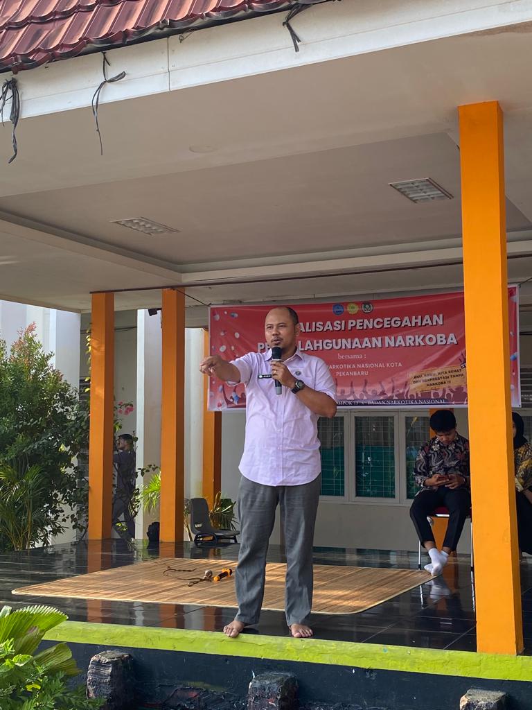 Bersama BNN Kota Pekanbaru Berikan Edukasi Narkoba ke Siswa MTsN 3 Pekanbaru. Ini
