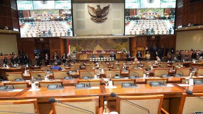 DPR Serahkan Draf Omnibus Law ke Jokowi Hari Ini