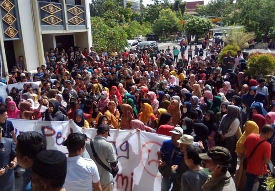 Demo Tolak TPS di STC Dibongkar, Perwakilan Pedagang Rapat Tertutup Bersama DPRD