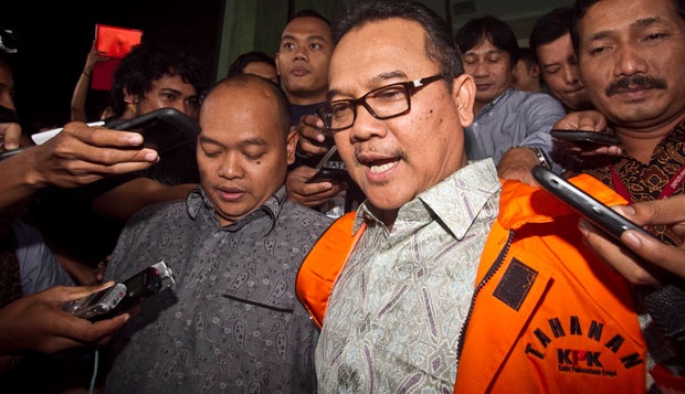 KPK Lelang 17 HP Milik Eks Gubernur Riau Rusli Zainal
