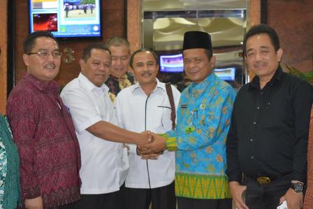 Ketua Kahmi Rohul, Ahmad Supardi Hasibuan Resmi Dilantik sebagai Kakan Kemenag Riau