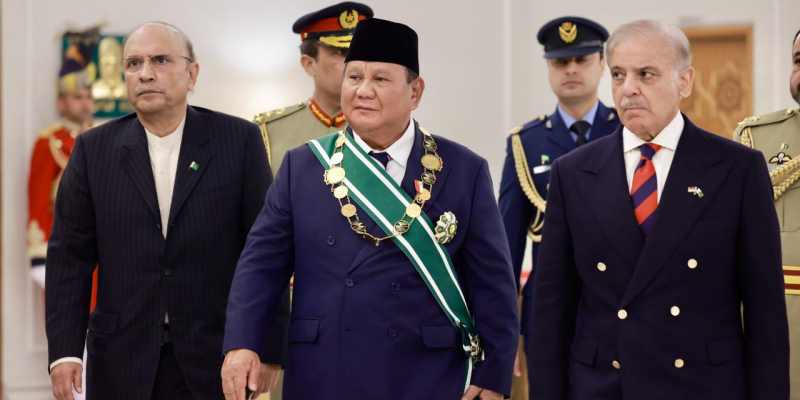 Prabowo Terima Anugerah Bintang Tertinggi Nishan-e-Pakistan