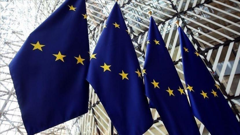 Uni Eropa Adopsi Paket Sanksi Baru untuk Rusia